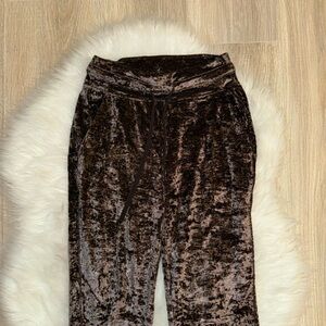 velvet brown lulu joggers!